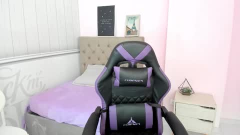 Tania  online show from October 18, 2:21 pm