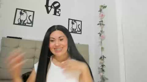 tania online show from February 5, 7:06 pm