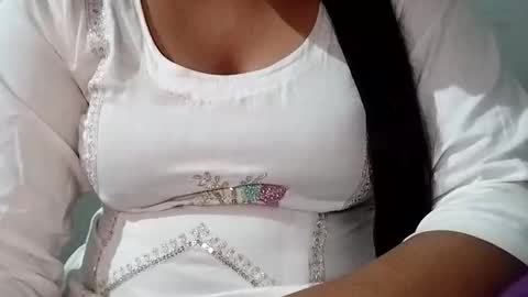 taniya_roy4628 online show from March 19, 10:43 am