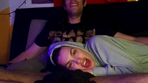 T  J   online show from October 29, 7:54 am