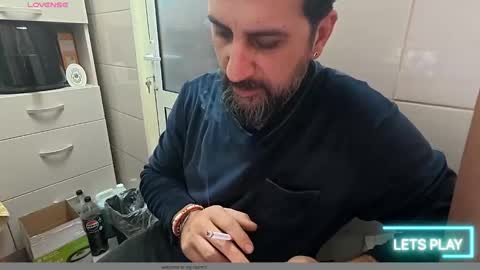 tarkan198 online show from December 2, 7:18 am