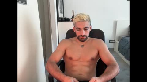 tarquit8 online show from September 14, 1:34 pm