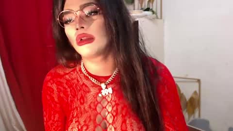 tashaa online show from May 14, 7:50 am