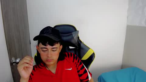 T A T A N online show from November 19, 9:57 pm