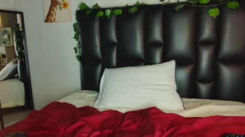 tatiana_mendoza online show from March 8, 4:50 pm