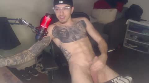 Snapshot of tattedtoyabuser chatting on October 31, 5:30 am tattedtoyabuser online show from October 31, 5:30 am