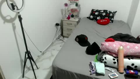 tatto_smoke_couple online show from July 12, 5:10 am