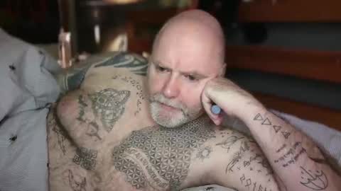 Tattooeddilf 01 online show from February 20, 10:01 pm