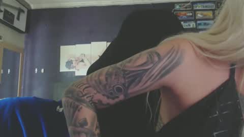 tatuada_safada online show from March 20, 12:37 am