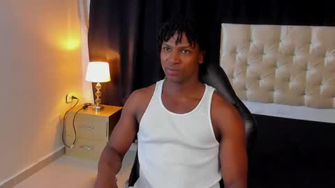 tau_montes online show from April 8, 8:56 pm