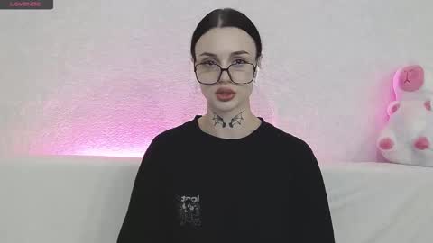 Taya online show from October 6, 9:10 pm