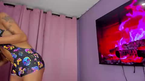 Snapshot of taybunny18 chatting on February 13, 5:58 am online show from February 13, 5:58 am