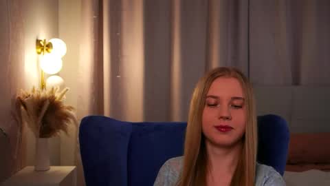 Taya online show from June 8, 5:03 pm