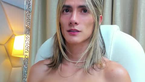 tayler_swift1 online show from February 1, 6:00 am