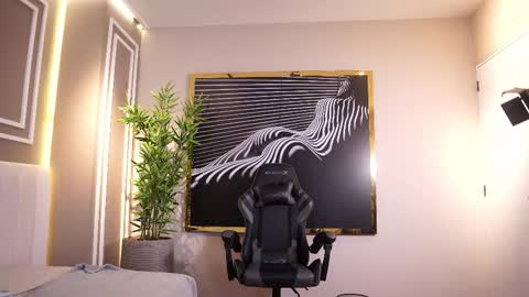 Teylor  Kim online show from November 22, 7:45 pm