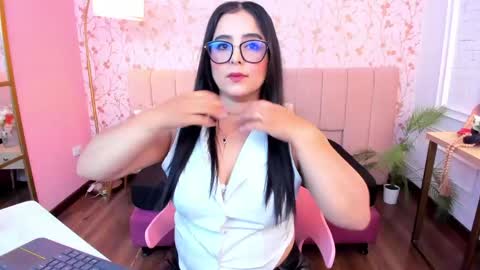 Taylor Bennet online show from June 7, 12:32 pm