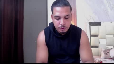 Snapshot of taylor_collins_2 chatting on October 7, 5:20 pm taylor_collins_2 online show from October 7, 5:20 pm