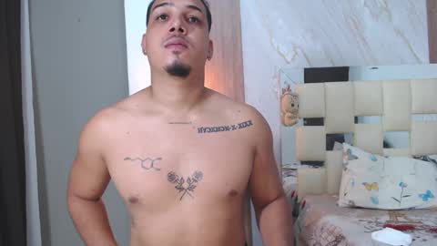 Snapshot of taylor_collins_2 chatting on September 9, 11:05 pm taylor_collins_2 online show from September 9, 11:05 pm