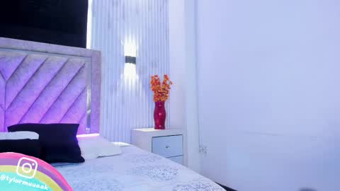 Taylor Harveey online show from January 6, 11:31 pm