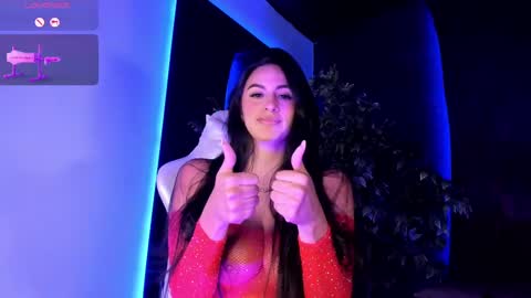 Snapshot of taylor_jonnees chatting on October 12, 1:53 am Taylor Help me to get 100 thumbs up online show from October 12, 1:53 am