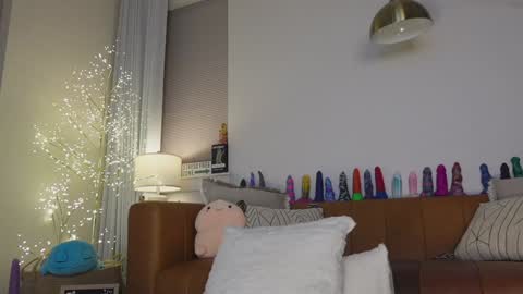 Taylor --  online show from March 22, 10:19 am