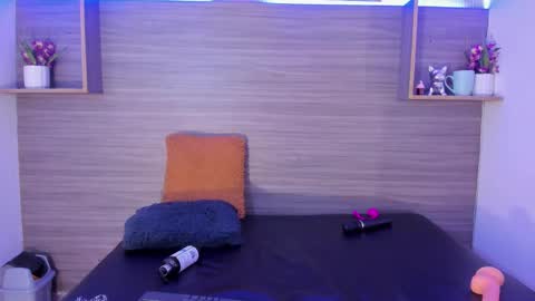 Taylor  online show from February 22, 6:41 pm