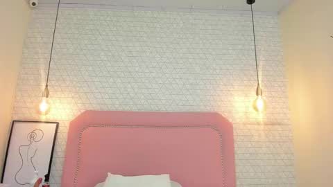 TAYLOR  online show from March 20, 6:29 am