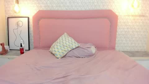 TAYLOR  online show from March 6, 7:51 am