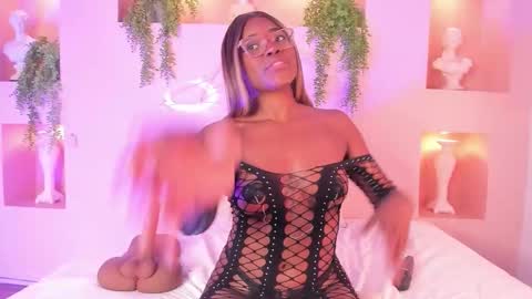 Snapshot of taylorviidal chatting on September 17, 7:50 pm taylor online show from September 17, 7:50 pm