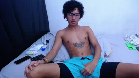 Tayron online show from February 8, 8:10 pm