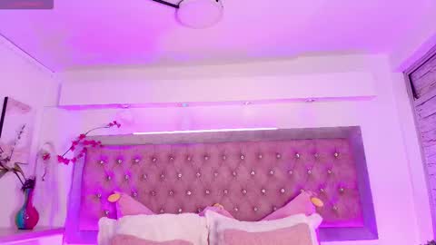 Sofia online show from December 5, 1:53 pm