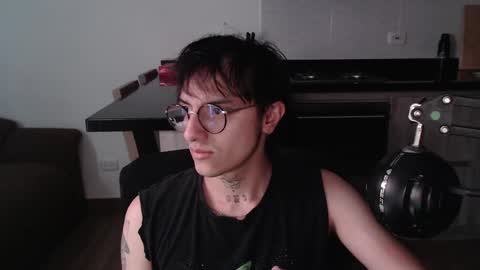 Teo independent model online show from April 24, 11:45 am