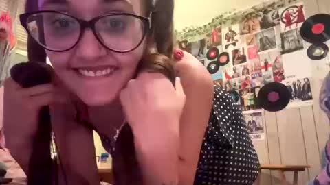 Snapshot of teasemecyn chatting on October 17, 7:34 am teasemecyn online show from October 17, 7:34 am