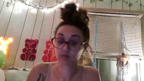 Snapshot of teasemecyn chatting on October 23, 9:00 am teasemecyn online show from October 23, 9:00 am