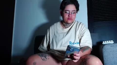 Charlee He online show from March 15, 11:02 am