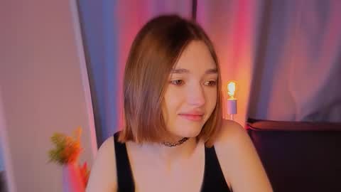 all me precious   online show from February 27, 5:33 am