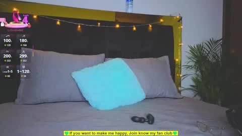 Snapshot of teddy_cowboy chatting on October 6, 10:44 am  Follow me on Twitter boys ryder and instagram teddyscoot 12  online show from October 6, 10:44 am
