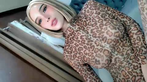 EVA GLASSCOTT online show from February 22, 7:34 am