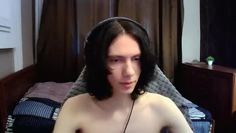 temptvelvet online show from December 4, 8:25 am