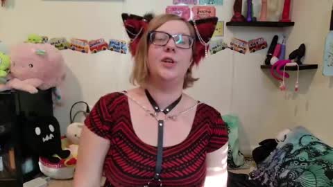 Pixie and Tentacle Overlord online show from February 2, 11:12 pm