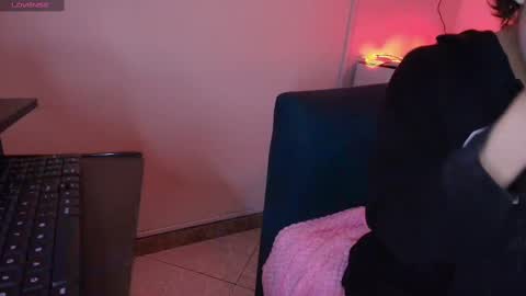 Terra Elowen online show from November 7, 11:45 am