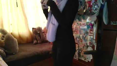 Terra Elowen online show from April 10, 2:00 pm