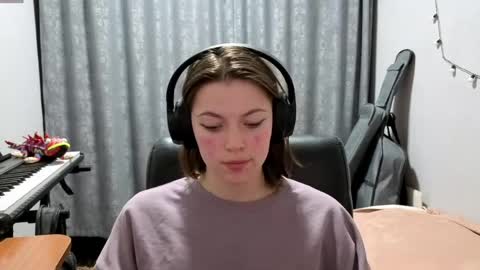 Anny Simpson online show from April 20, 8:12 pm