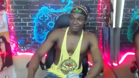 terry_zyzz online show from April 13, 11:36 am