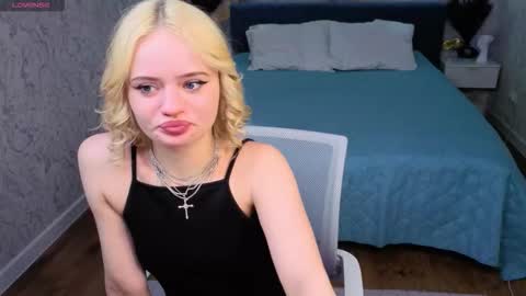 Tessa online show from March 18, 9:37 am