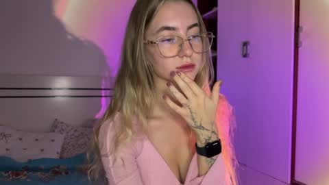 tessa_calmness online show from July 17, 4:36 am