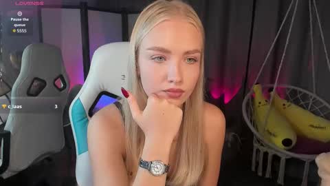 TessaHamilton online show from October 3, 11:29 am