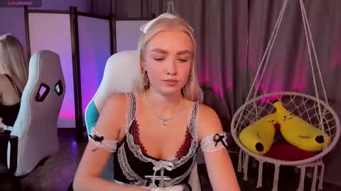 TessaHamilton online show from October 25, 9:52 am