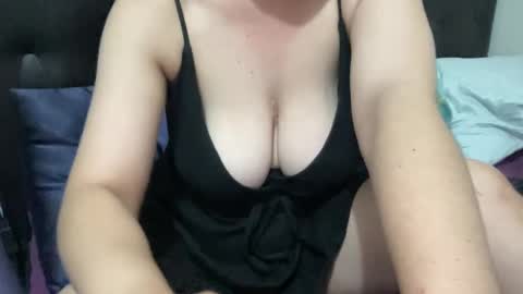 Snapshot of tessgetsdrunk chatting on January 2, 9:54 am tessgetsdrunk online show from January 2, 9:54 am