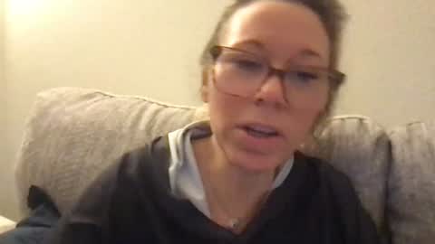 Daphne Summers online show from April 30, 1:32 am